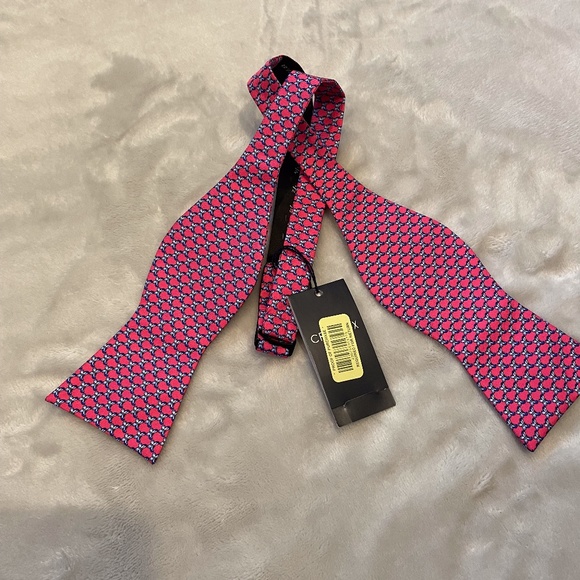 Daniel Cremieux Other - Cremieux Pink with Blue Butterfly Print Silk Bow Tie, Size: Adjustable